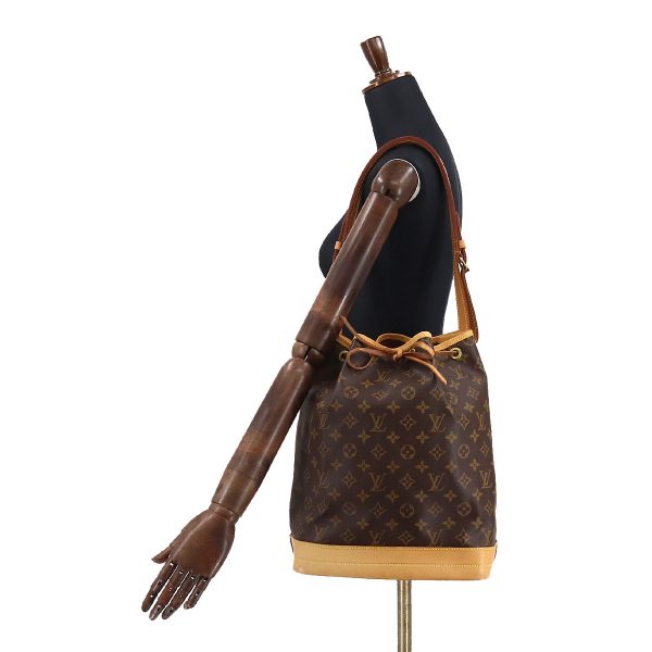 8 Louis Vuitton Monogram Noe Shoulder Bag Brown Gold Hardware