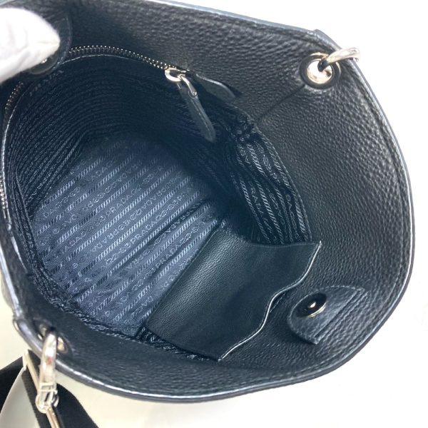 9 Prada Vitello Dyno Bucket Diagonal Shoulder Bag Black