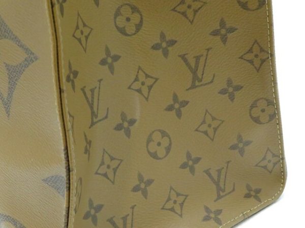 imgrc0101122323 Louis Vuitton On The Go GM Monogram Giant Reverse Handbag