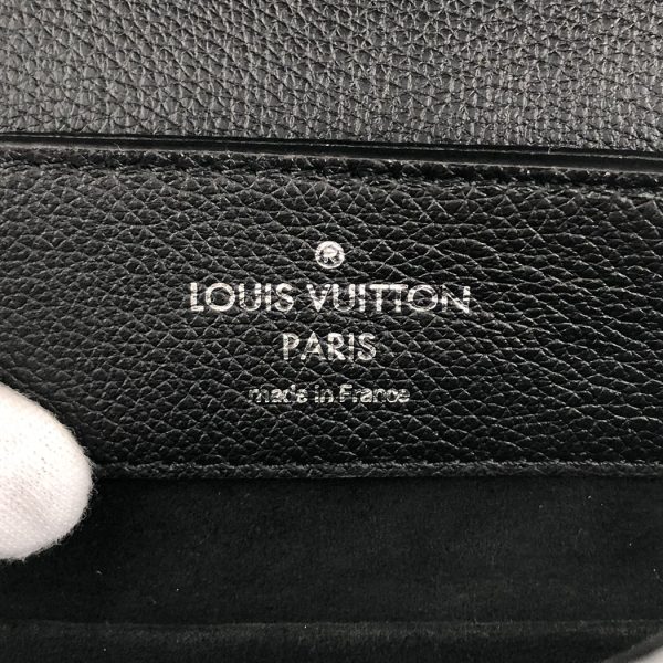 snt 05586 7 Louis Vuitton Lock Me Backpack Rucksack Noir Black Silver Hardware