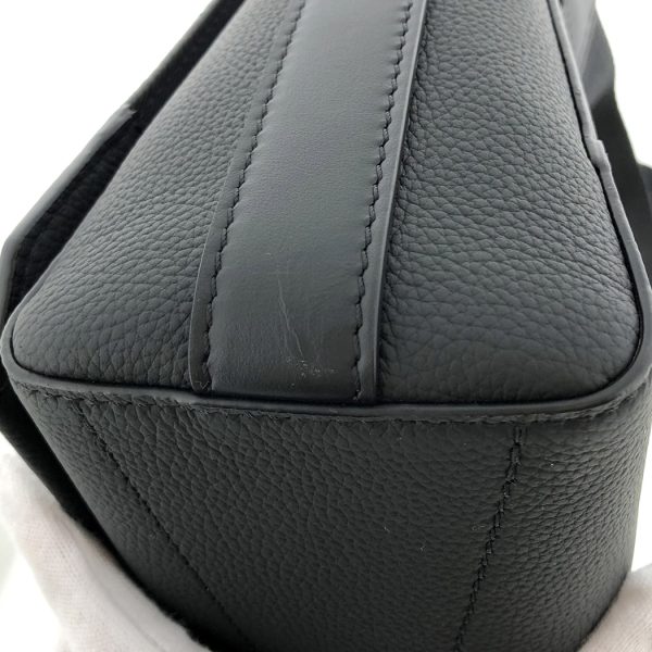 tnk 17736 10 Louis Vuitton Takeoff Messenger One Point Logo Plain Matte Black Diagonal Shoulder Bag