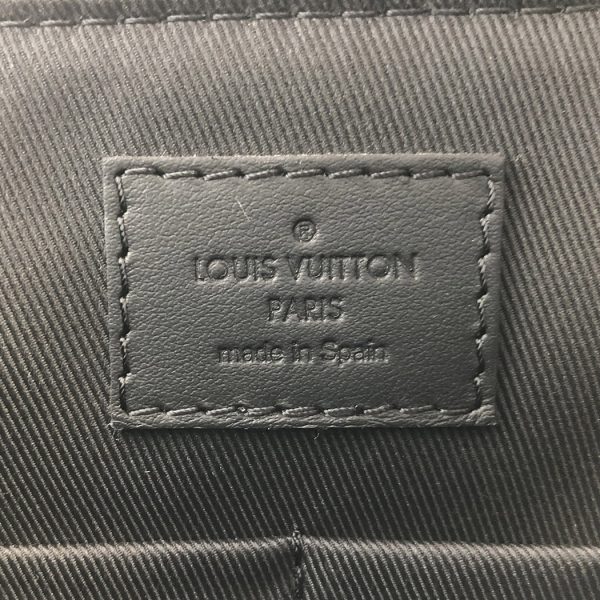 tnk 17736 7 Louis Vuitton Takeoff Messenger One Point Logo Plain Matte Black Diagonal Shoulder Bag