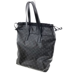 tnk 17752 2 Gucci GG Supreme Shoulder Bag Black