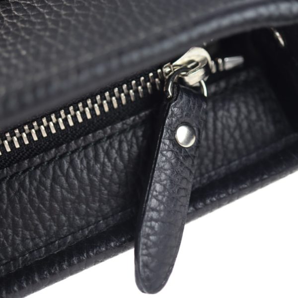 5 Burberry Shoulder Bag Leather Black