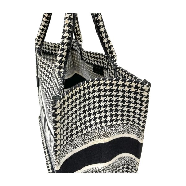 8 Christian Dior Book Tote Bag Medium Houndstooth White Black