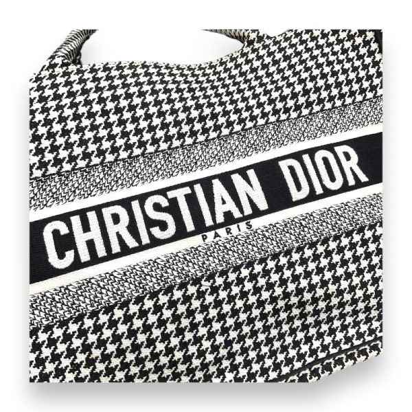 9 Christian Dior Book Tote Bag Medium Houndstooth White Black