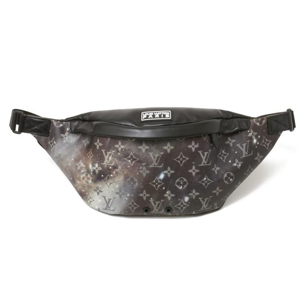 1 Louis Vuitton Discovery Bum Bag Monogram Galaxy