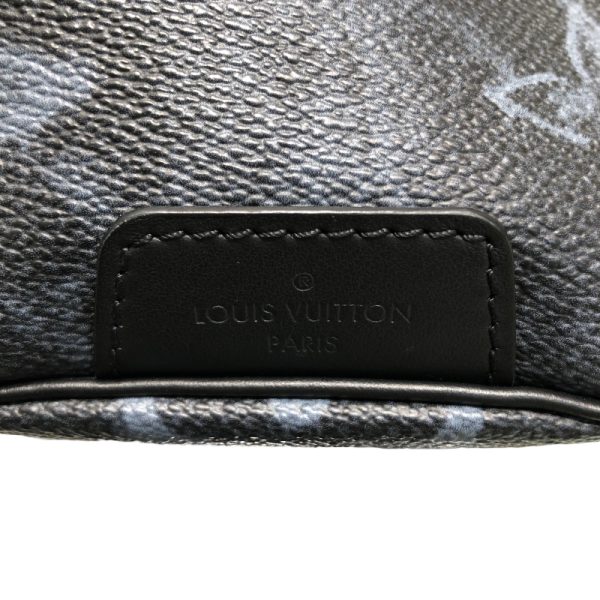 3 Louis Vuitton Discovery Bum Bag Black