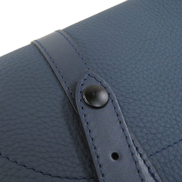 6 Louis Vuitton Christopher Messenger Shoulder Bag Taurillon Leather