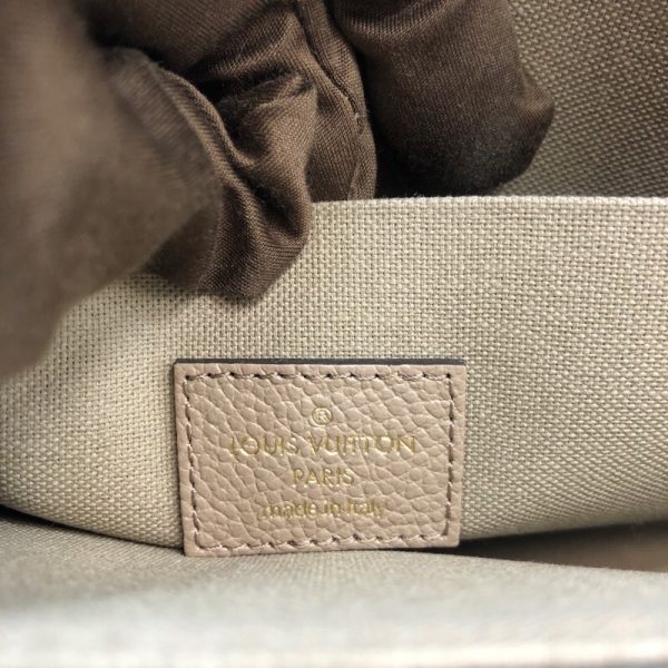 6 Louis Vuitton Pochette Félicie Tourtelle Crème