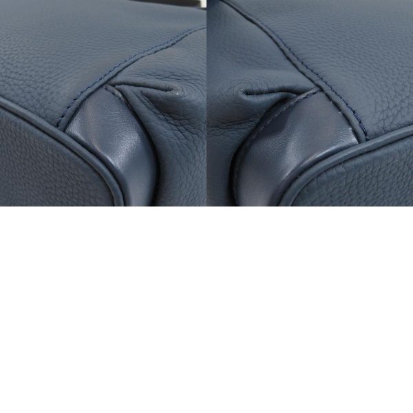 8 Louis Vuitton Christopher Messenger Shoulder Bag Taurillon Leather