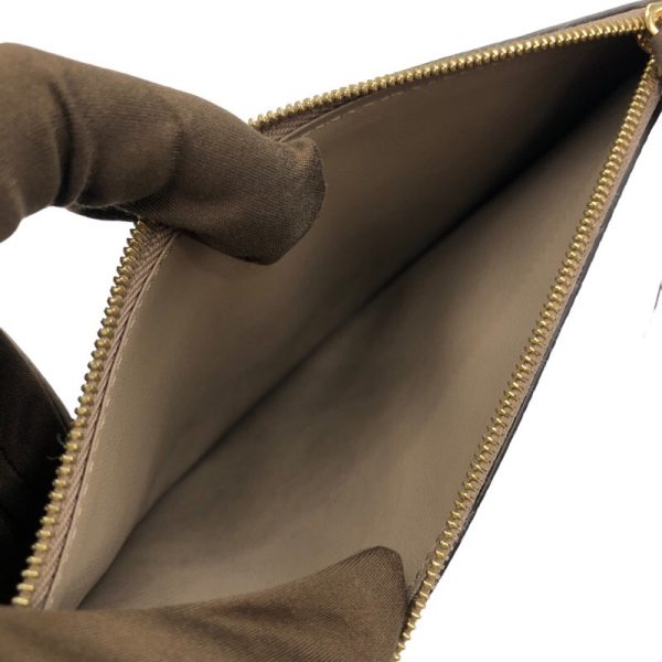 8 Louis Vuitton Pochette Félicie Tourtelle Crème