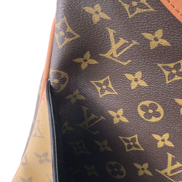 8 Louis Vuitton Hobo Dauphine MM Monogram