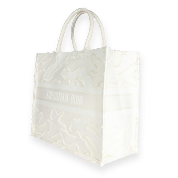 109756 sv Dior White Camouflage Embroidery Large Book Tote