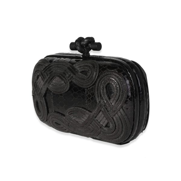 115992 sv Bottega Veneta Black Passameria Snakeskin Knot Clutch