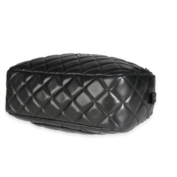 117640 clasp f33de385 9ff9 4554 8d1e 1336e7bfd2a1 Chanel Black Quilted Lambskin Classic Camera Case