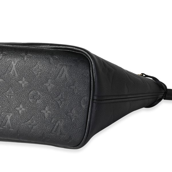 118076 clasp f4d10e69 7e0e 4282 9b85 54db3ddcad14 Louis Vuitton Black Empreinte Monogram Giant Neverfull MM