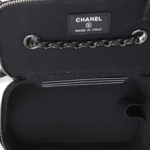 118674 ad1 8d49100d c6e2 4bbe b0ab 3616065a8315 Chanel Black Quilted Velvet Vanity Case on Chain