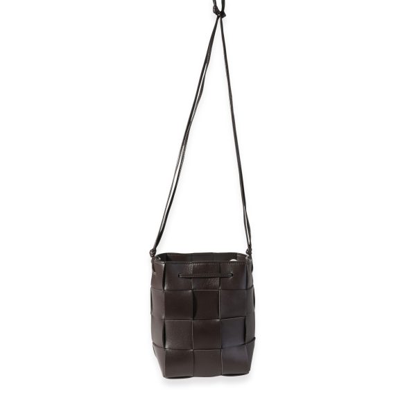 118688 bv 40ff66fd 17f1 4ee9 8931 637f297745a6 Bottega Veneta Fondant Maxi Intrecciato Leather Cassette Bucket Bag