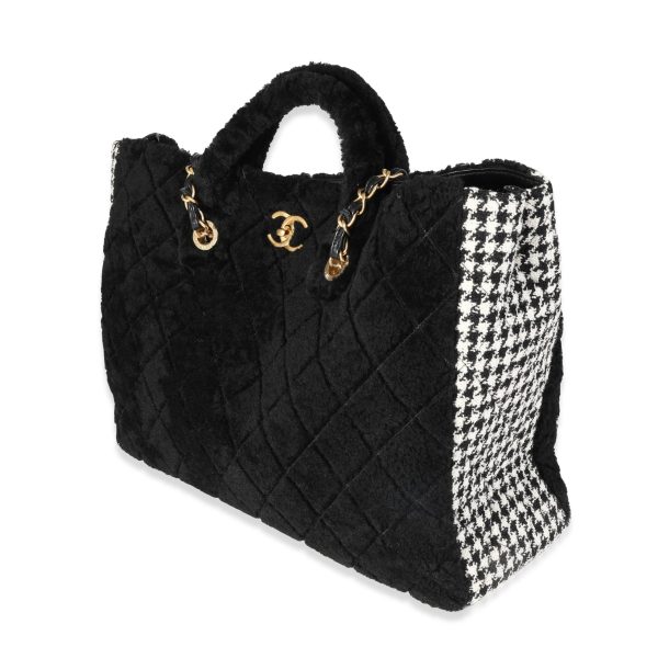 119900 sv 0be9ad78 2e6d 4bc8 b788 15b68d979fd1 Chanel Black Shearling Houndstooth Boucle Shopper Tote