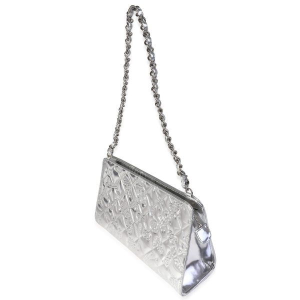 121293 sv fa4c9c62 4d44 474b 9407 7d368b40025d Chanel Metallic Silver Patent Leather Lucky Symbols Chain Pouch