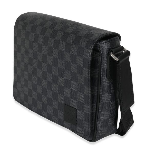 130858 sv Louis Vuitton Damier Graphite Canvas District PM