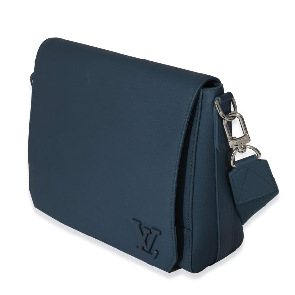 132291 sv Louis Vuitton Blue Cowhide Aerogram Takeoff Messenger