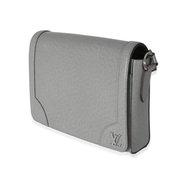 135555 sv Louis Vuitton Gray Taiga Leather New Flap Messenger