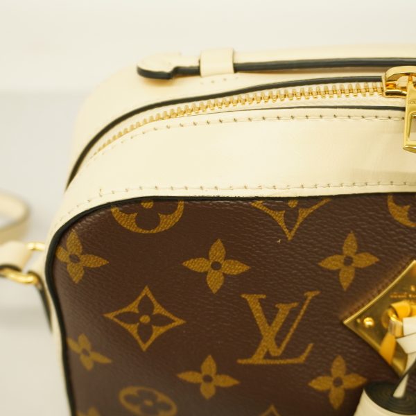 6 Louis Vuitton Shoulder Bag Monogram Saintonge Claim