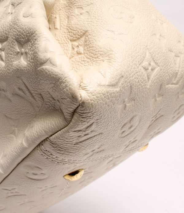 6 Louis Vuitton Shoulder Bag Artsy MM Empreinte Leather White