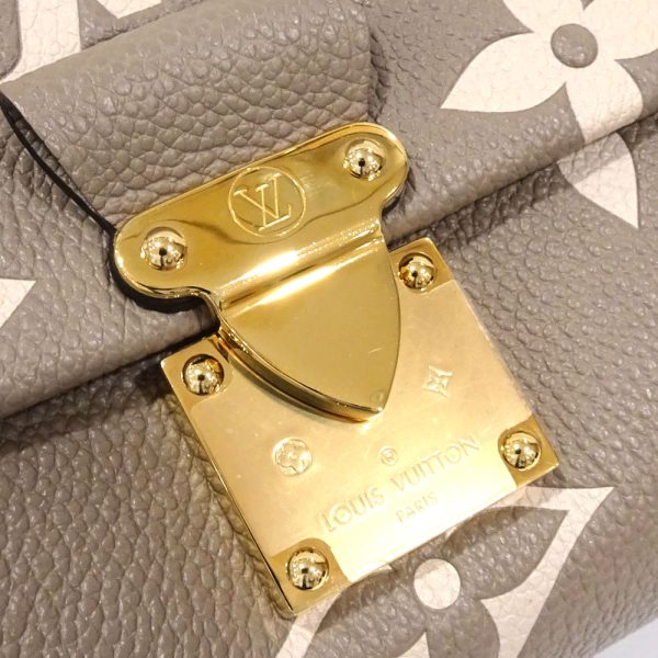 6 Louis Vuitton Favorite NM Chain Shoulder Bag Empreinte Tourtrail Crème