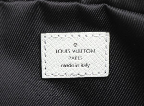 7 Louis Vuitton Taigarama Bum Bag Outdoor Leather Bronze