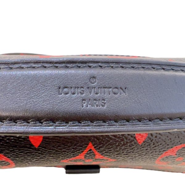 7 Louis Vuitton Pochette Metis MM Black Red