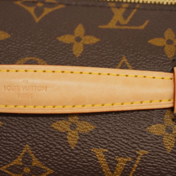 7 Louis Vuitton Monogram Pochette