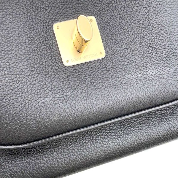 7 Louis Vuitton Grain Calf Leather Lock Me Bucket Noir Black