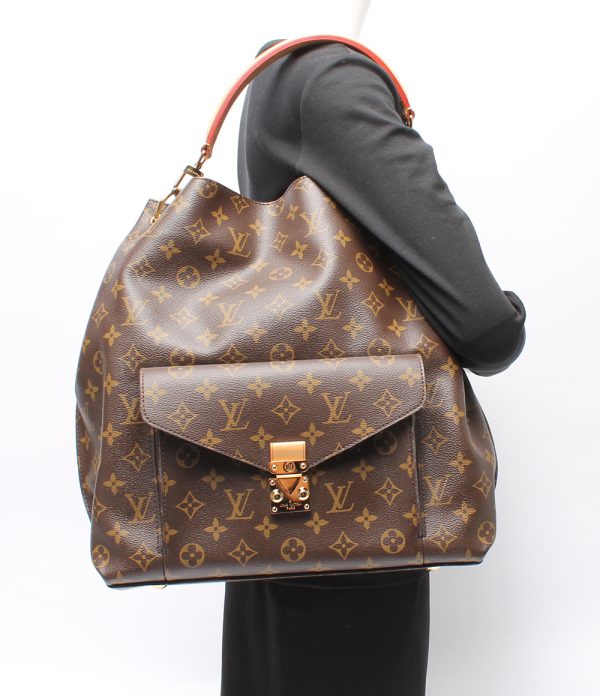 7 Louis Vuitton Metis Shoulder Bag Monogram Brown