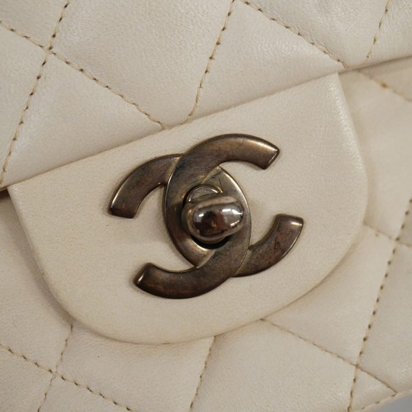 8 Chanel Shoulder Bag Matelasse Chain Lambskin White