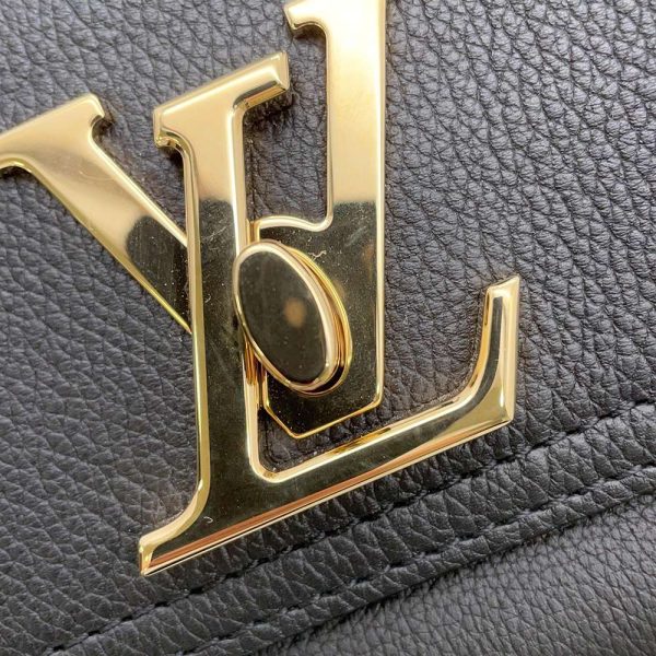 8 Louis Vuitton Grain Calf Leather Lock Me Bucket Noir Black