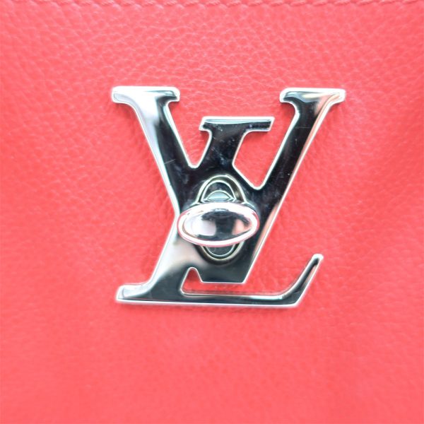 9 Louis Vuitton Lock Me Hippo Tote Bag Ruby Red