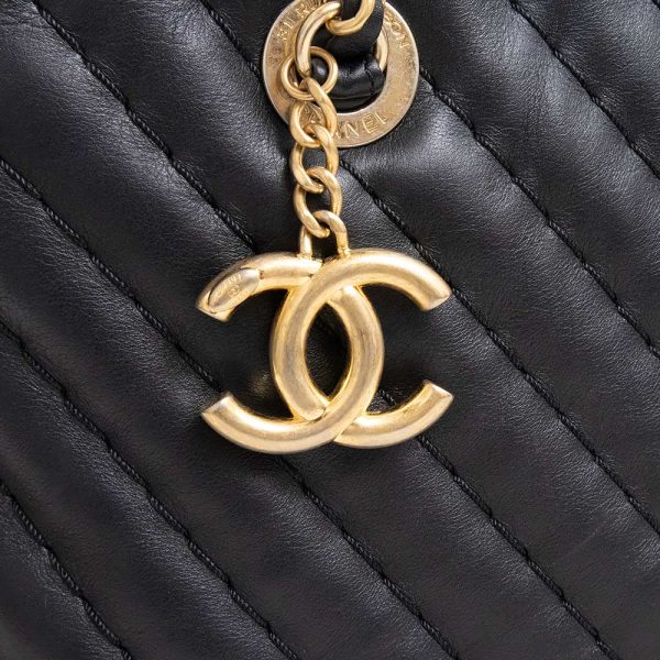 9 Chanel CC Mark Charm Chevron V Stitch Chain Calfskin Black