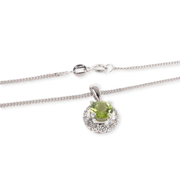 105013 clasp 4a48462a f5ff 402b b5a4 b4ecb6f06b87 Diamond Halo Peridot Necklace in 18K White Gold Green 028 CTW