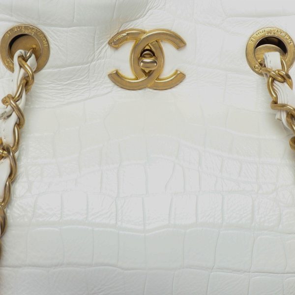 106277 clasp 30855717 739f 4e60 b0ae 2ad942bbe8b8 Chanel White Crocodile Embossed Large Shopping Tote