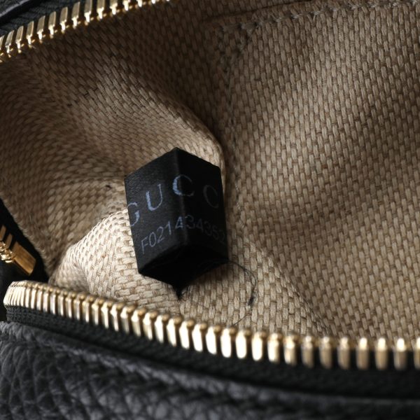 106576 ad4 88e0e67a 3df6 4f0c 8c20 2e9513cc0a81 Gucci Black Leather Small Soho Disco Bag