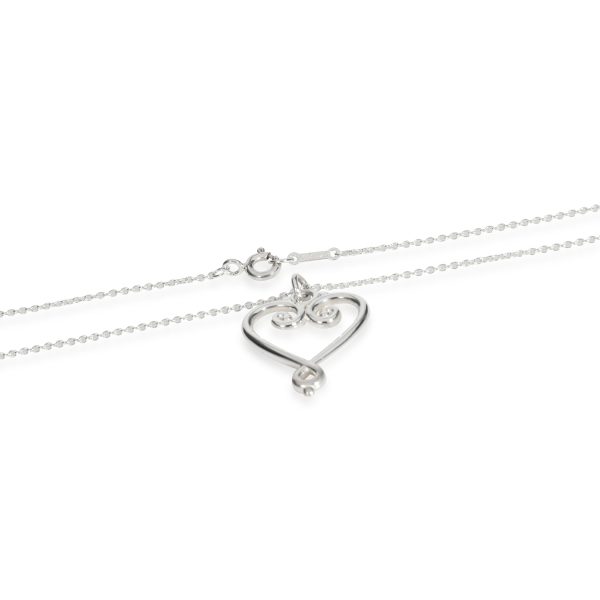 109039 clasp Tiffany Co Paloma Picasso Goldoni Heart Necklace in Sterling Silver