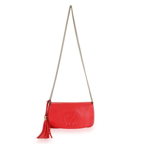 109675 bv 915dd90a cb51 4a6e 99fa 3c03ee65d77e Gucci Red Pebbled Leather Medium Soho Chain Bag