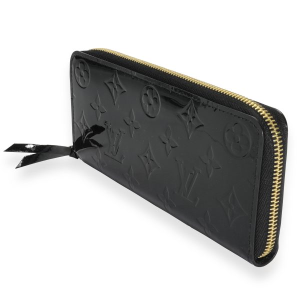 109775 sv cf25c31d 6576 41b3 aa58 8e6dc6950908 Louis Vuitton Black Monogram Vernis Zippy Wallet