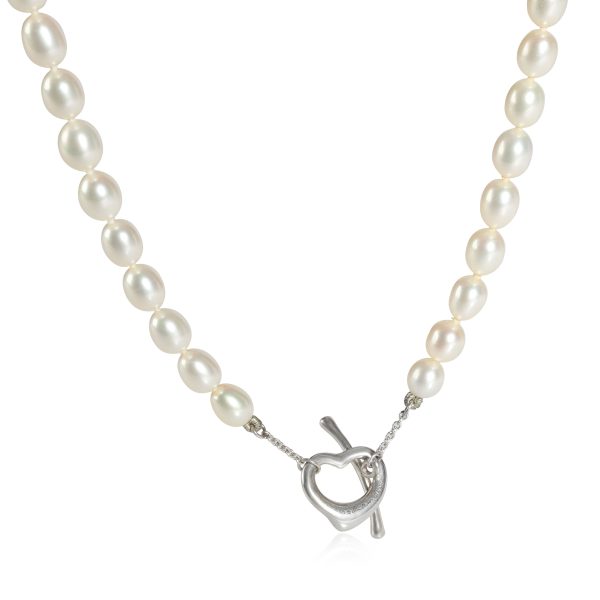 110132 bv d96af2c3 3b5a 431d 8674 fcfc019b50d0 Tiffany Co Elsa Peretti Pearl Necklace with Heart Toggle in Sterling Silver