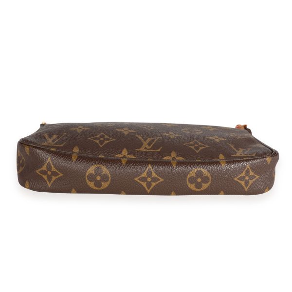 111071 stamp ea53a118 f721 41b0 94fc 1e0260f81d59 Louis Vuitton Monogram Canvas Pochette Accessoires