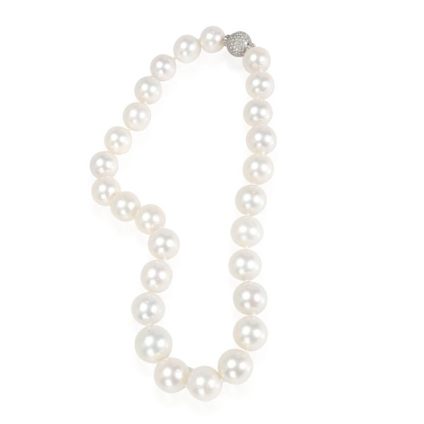 113087 pv Graduated Cultured Pearl Necklace From 14mm To 28mm With Crystal Clasp