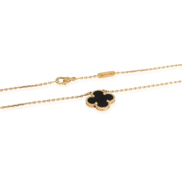 113125 clasp Van Cleef Arpels Vintage Alhambra With Black Onyx in 18K Yellow Gold